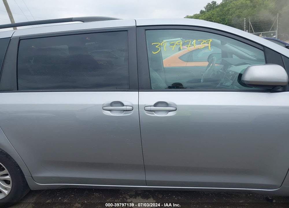 2013 TOYOTA SIENNA XLE V6 8 PASSENGER VIN: 5TDYK3DC3DS398214