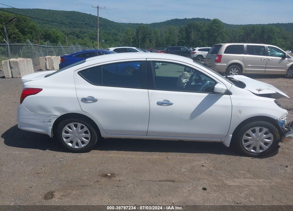 2016 NISSAN VERSA 1.6 SV VIN: 3N1CN7AP7GL835760