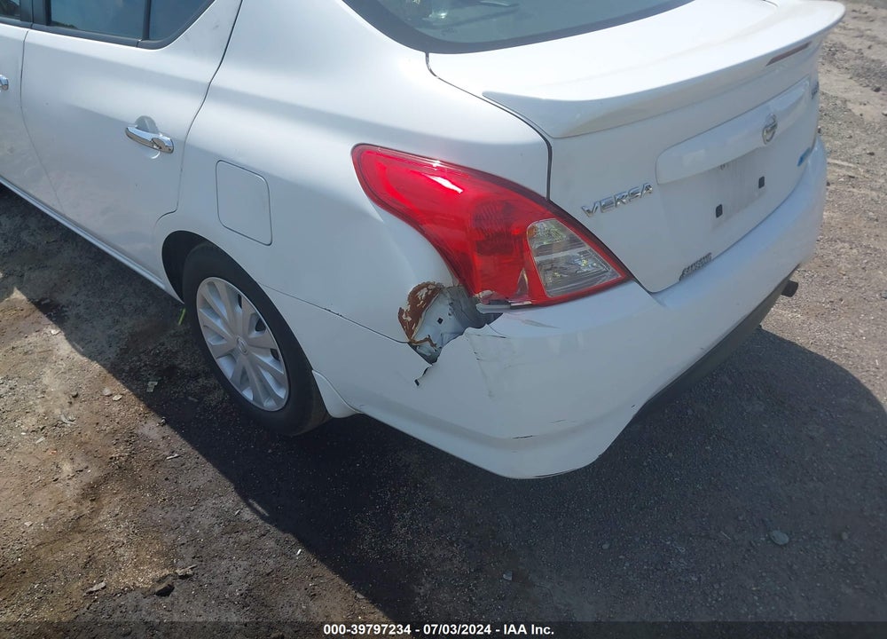 2016 NISSAN VERSA 1.6 SV VIN: 3N1CN7AP7GL835760
