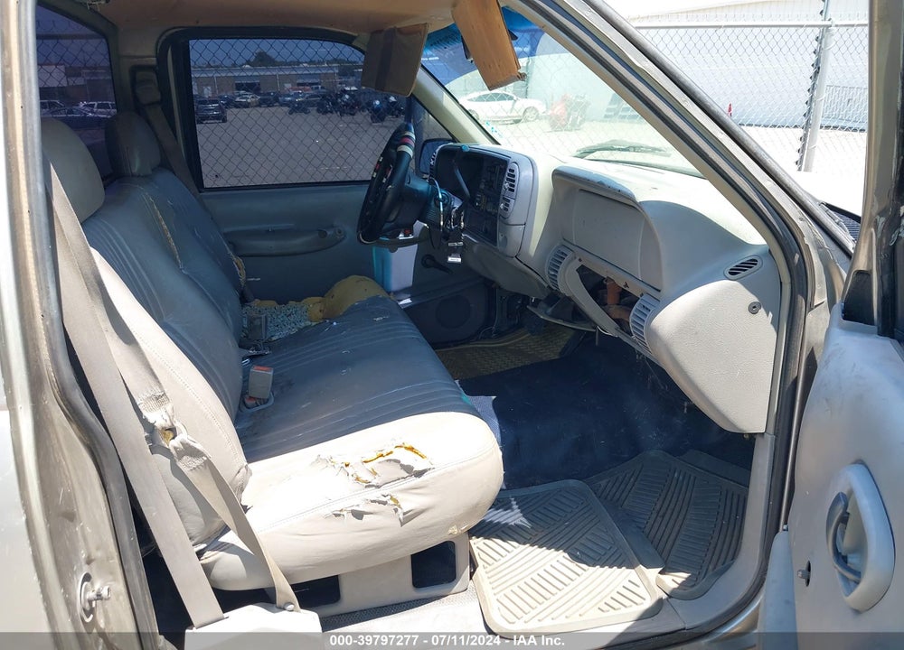 1998 CHEVROLET C1500 FLEETSIDE W/T VIN: 1GCEC14WXWZ167150