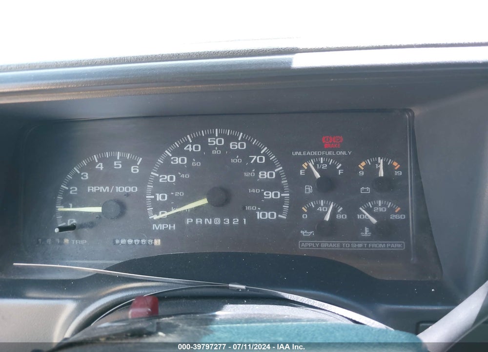 1998 CHEVROLET C1500 FLEETSIDE W/T VIN: 1GCEC14WXWZ167150