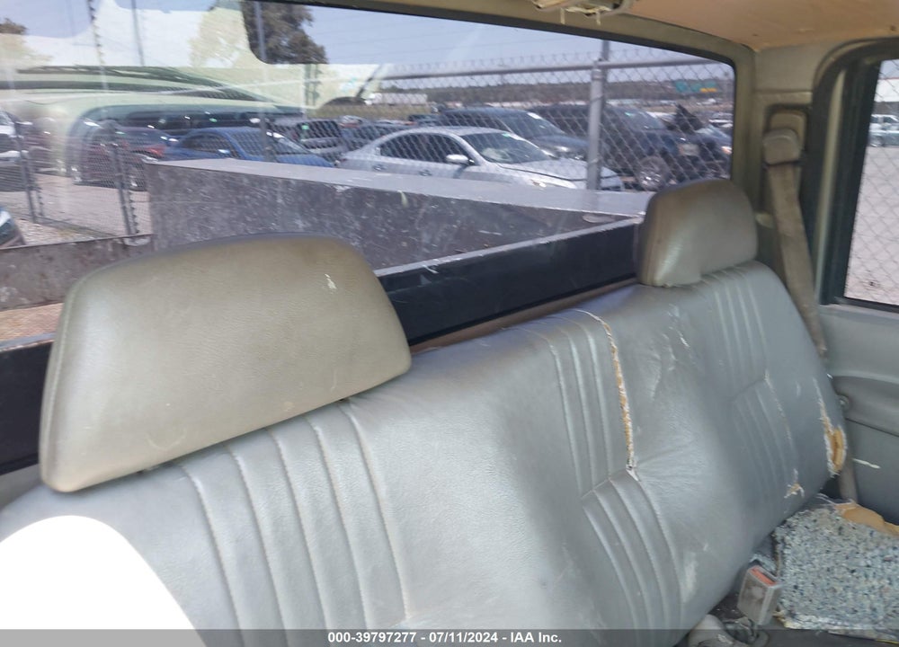 1998 CHEVROLET C1500 FLEETSIDE W/T VIN: 1GCEC14WXWZ167150