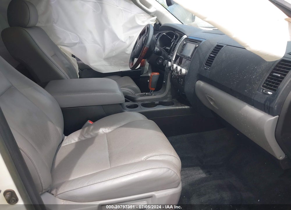 2018 TOYOTA SEQUOIA PLATINUM VIN: 5TDDY5G10JS159220