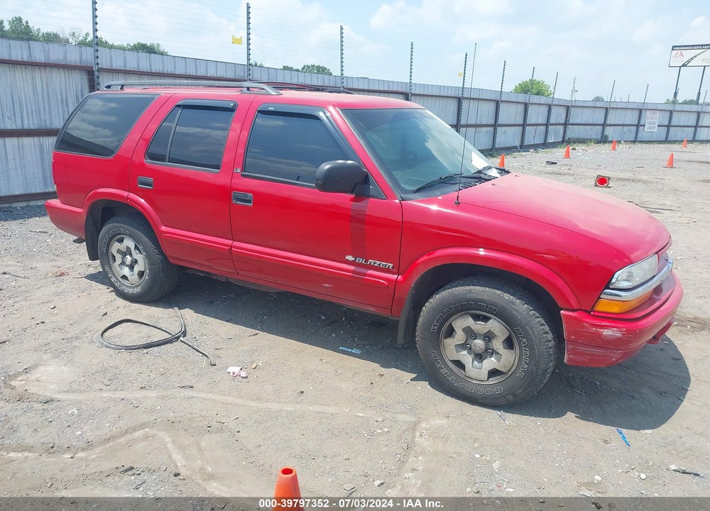 2002 CHEVROLET BLAZER LS VIN: 1GNDT13W72K113988