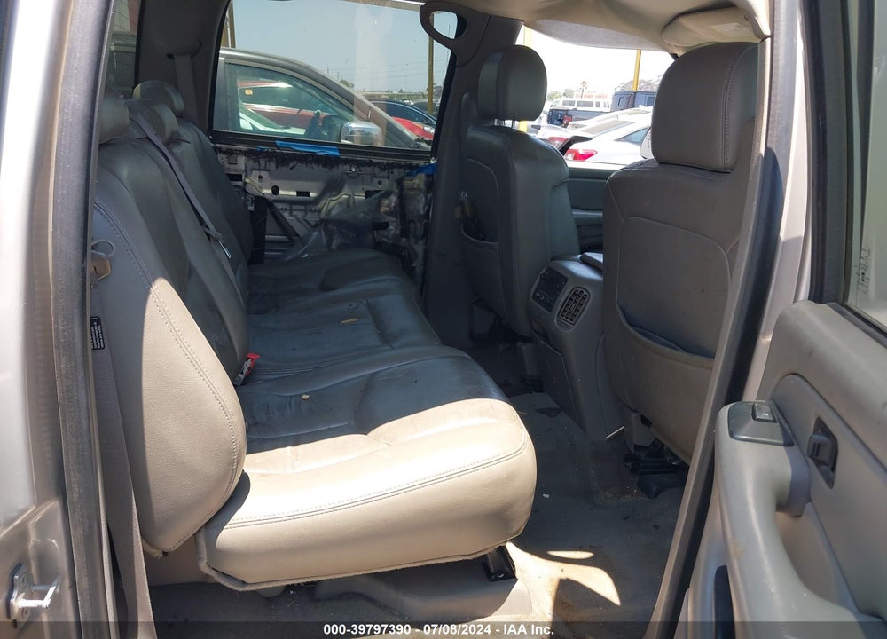 2005 GMC SIERRA 1500 SLT VIN: 2GTEK13T351155701