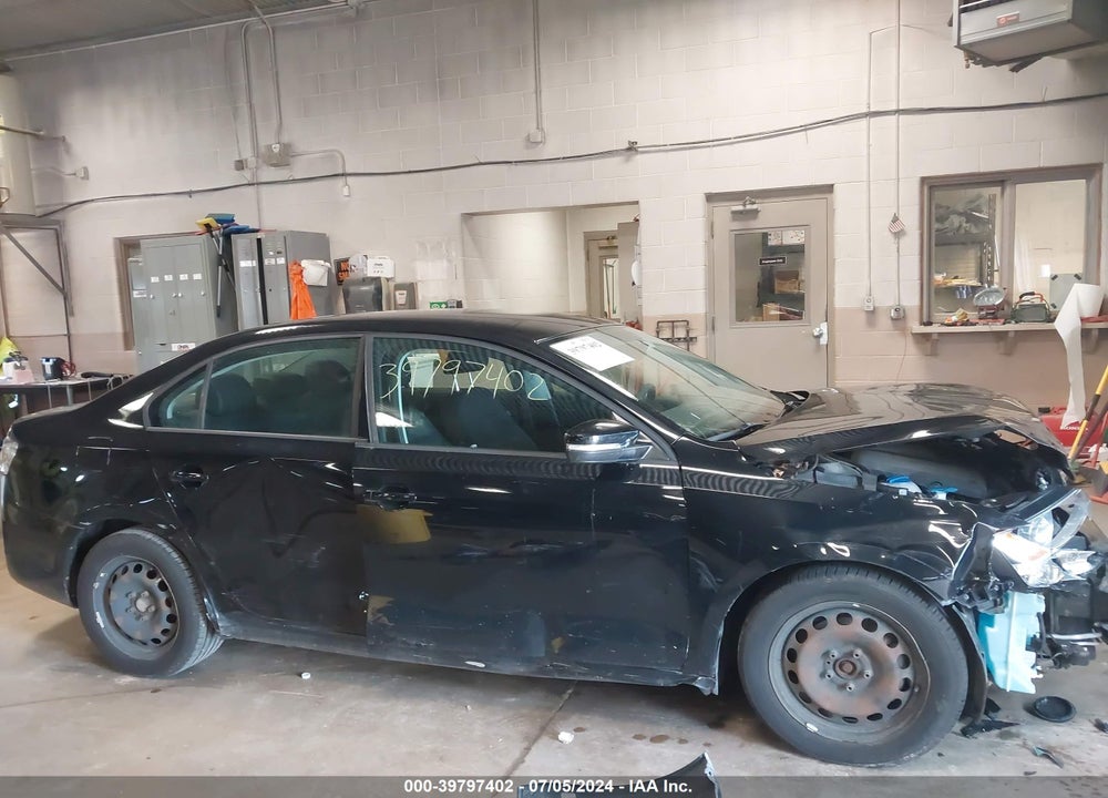 2012 VOLKSWAGEN JETTA 2.5L SE VIN: 3VWDX7AJ2CM398422