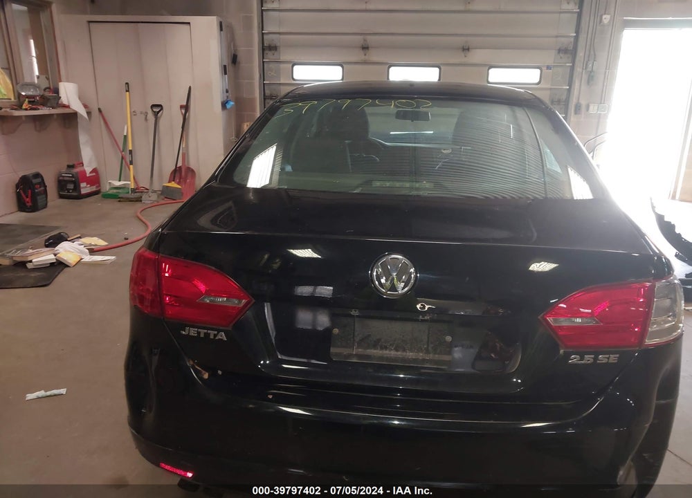 2012 VOLKSWAGEN JETTA 2.5L SE VIN: 3VWDX7AJ2CM398422