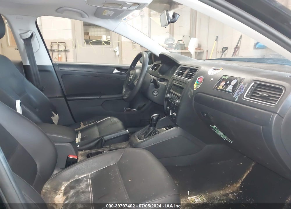 2012 VOLKSWAGEN JETTA 2.5L SE VIN: 3VWDX7AJ2CM398422