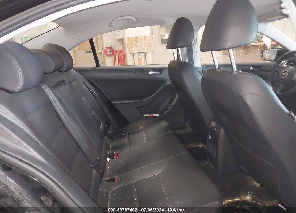 2012 VOLKSWAGEN JETTA 2.5L SE VIN: 3VWDX7AJ2CM398422