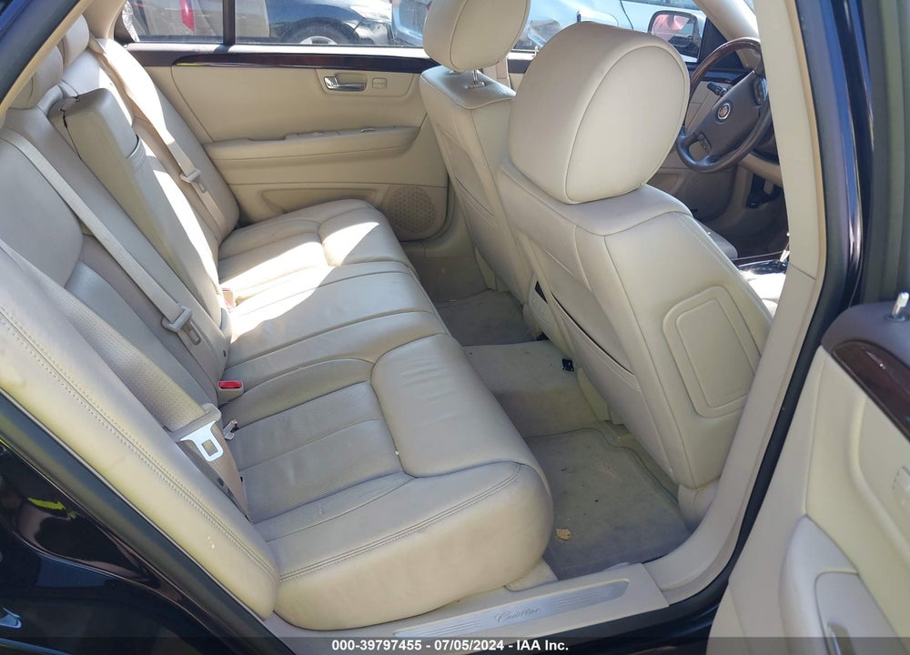 2011 CADILLAC DTS PREMIUM COLLECTION VIN: 1G6KH5E67BU104821