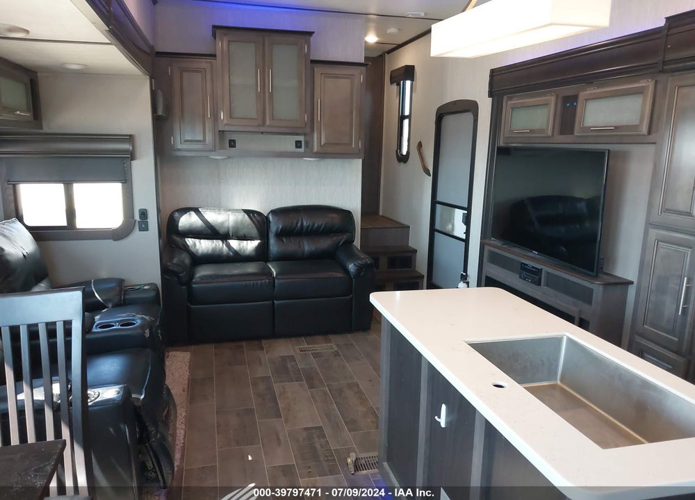 2019 CRUISER 3311RD VIN: 4YDF33120K9320417
