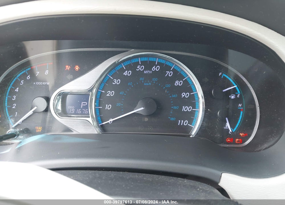 2014 TOYOTA SIENNA XLE V6 8 PASSENGER VIN: 5TDYK3DC3ES513038
