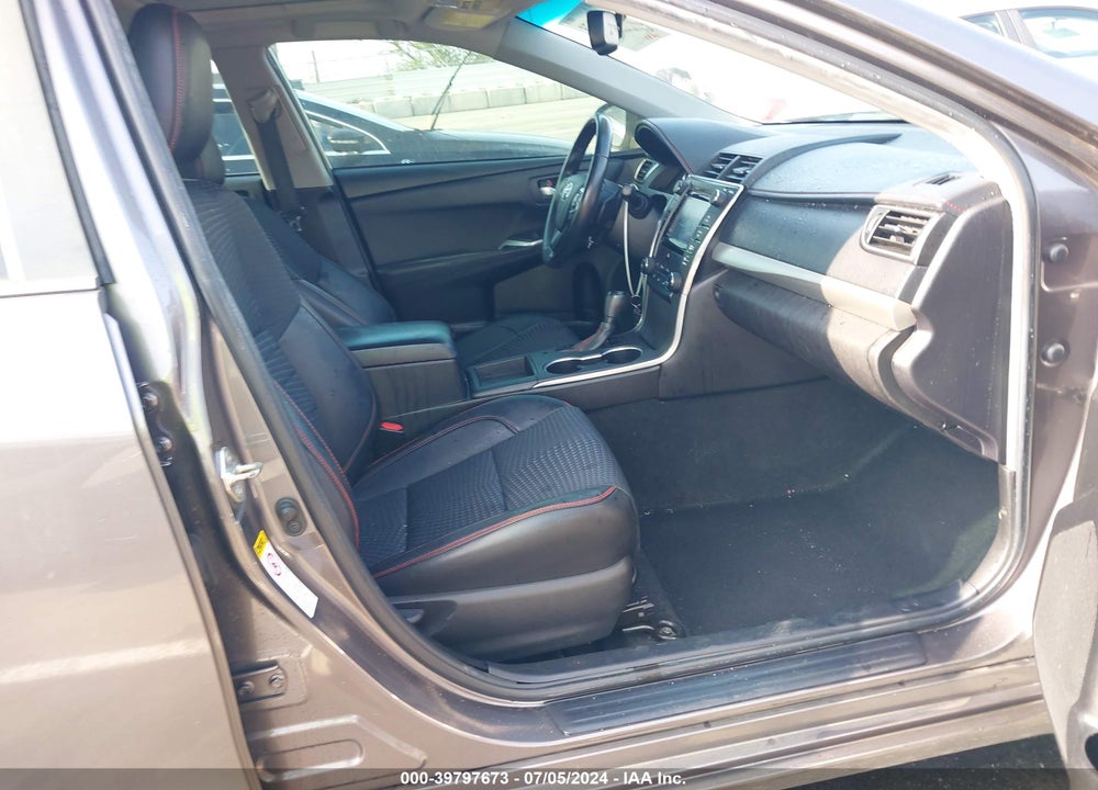 2015 TOYOTA CAMRY SE VIN: 4T1BF1FK5FU934030