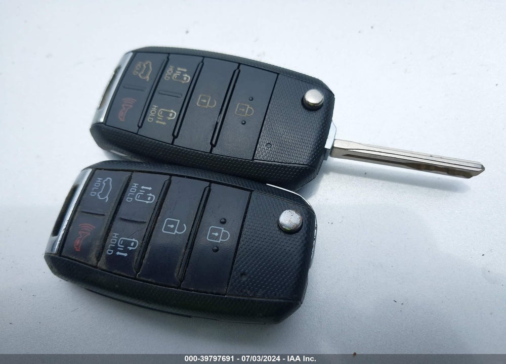 2016 KIA SEDONA VIN: KNDMB5C10G6146418