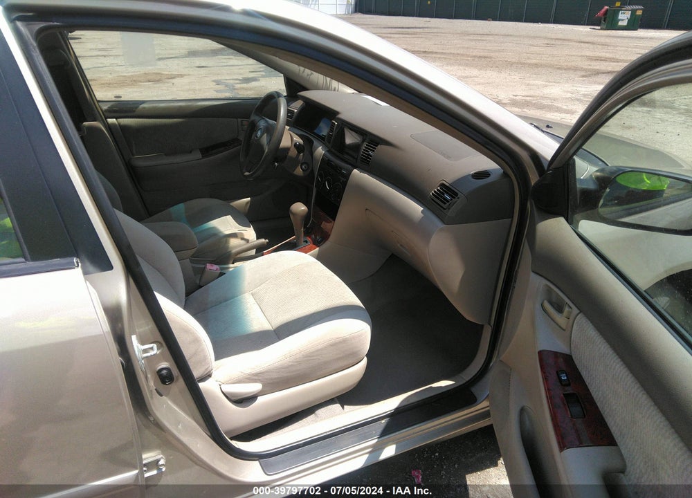 2008 TOYOTA COROLLA LE VIN: 1NXBR32E38Z008134