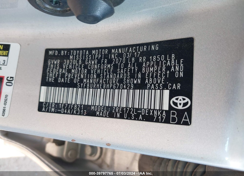 2017 TOYOTA COROLLA LE VIN: 5YFBURHE8HP670429
