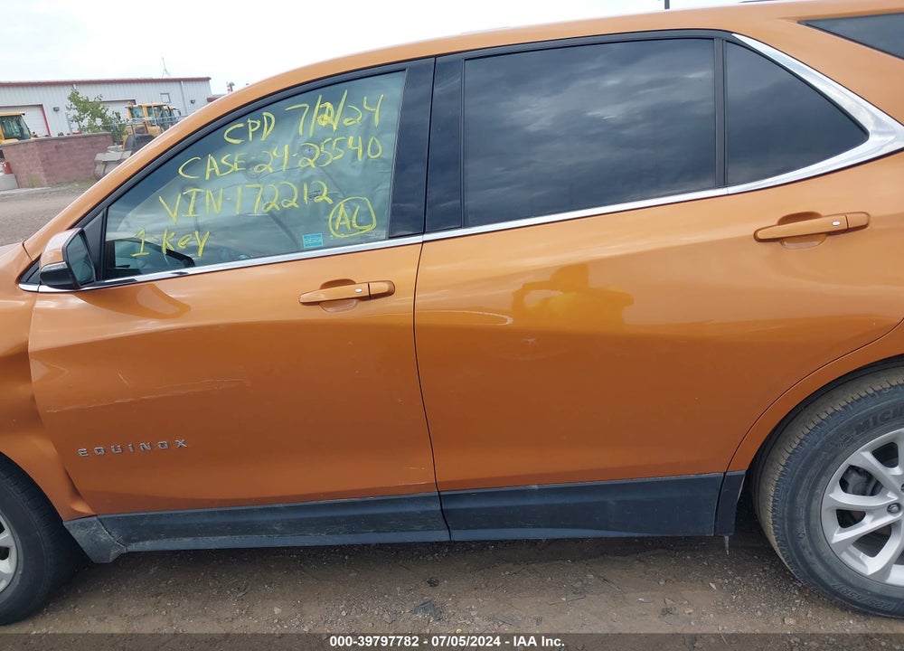 2018 CHEVROLET EQUINOX LT VIN: 2GNAXJEV3J6172212