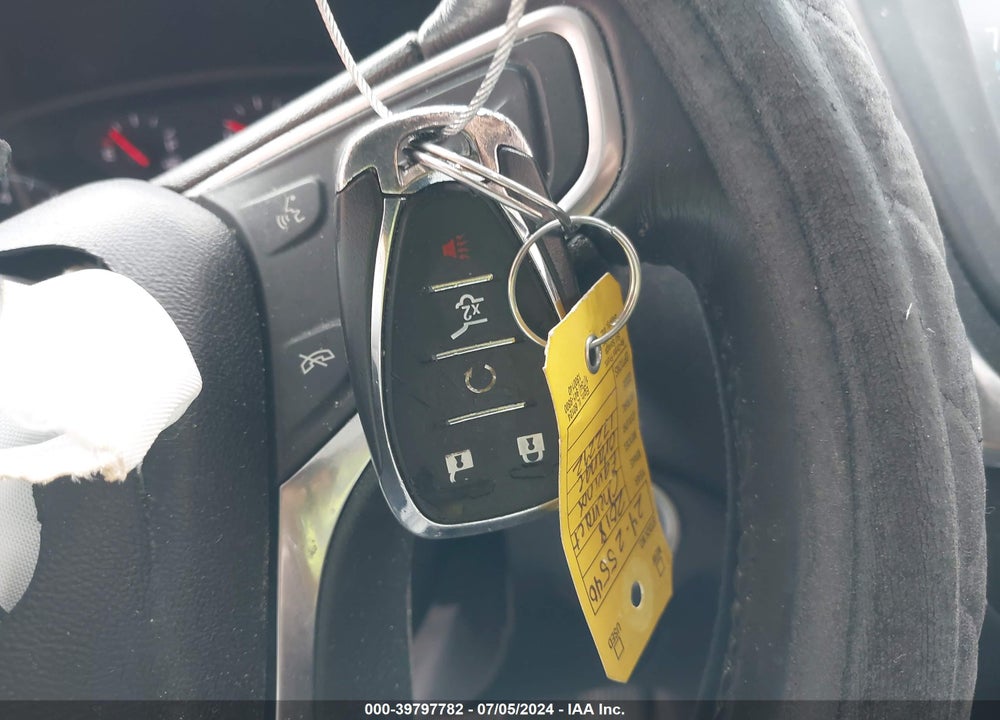 2018 CHEVROLET EQUINOX LT VIN: 2GNAXJEV3J6172212