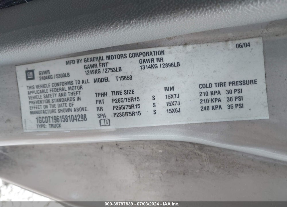 2005 CHEVROLET COLORADO VIN: 1GCDT196158104298