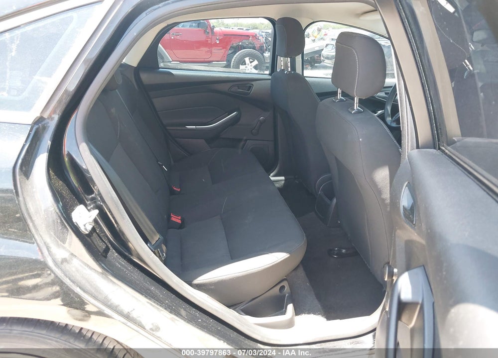 2016 FORD FOCUS S VIN: 1FADP3E24GL336578