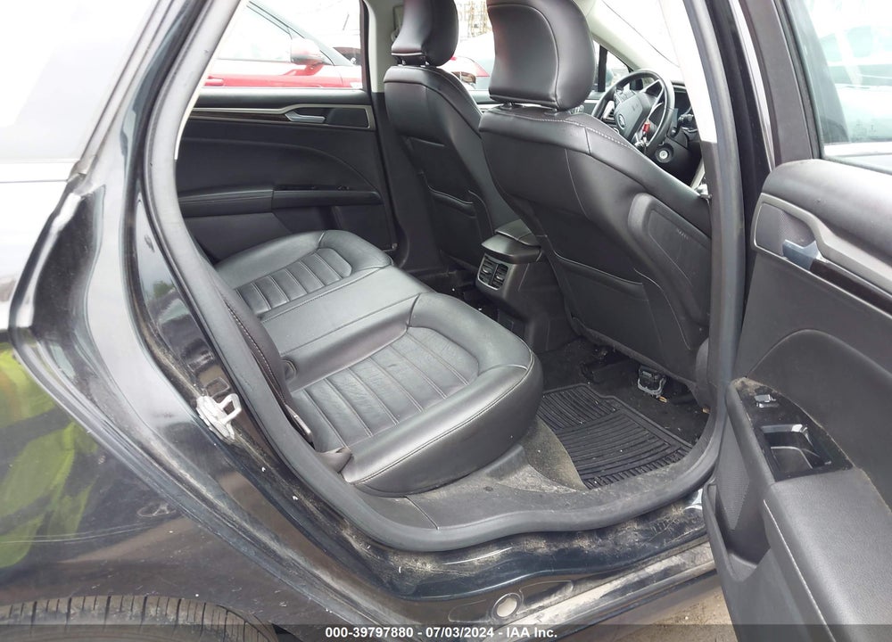 2015 FORD FUSION SE VIN: 3FA6P0HD1FR303137