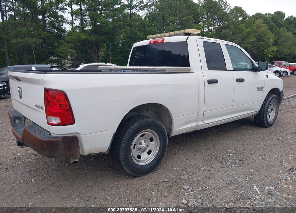 2017 RAM 1500 TRADESMAN QUAD CAB 4X4 6'4 BOX VIN: 1C6RR7FG1HS812652