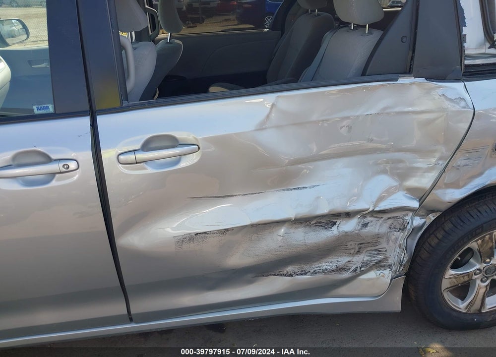 2020 TOYOTA SIENNA LE VIN: 5TDKZ3DC1LS028945
