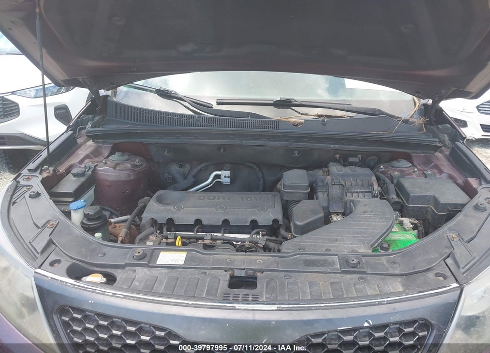 2011 KIA SORENTO LX VIN: 5XYKTCA19BG069890