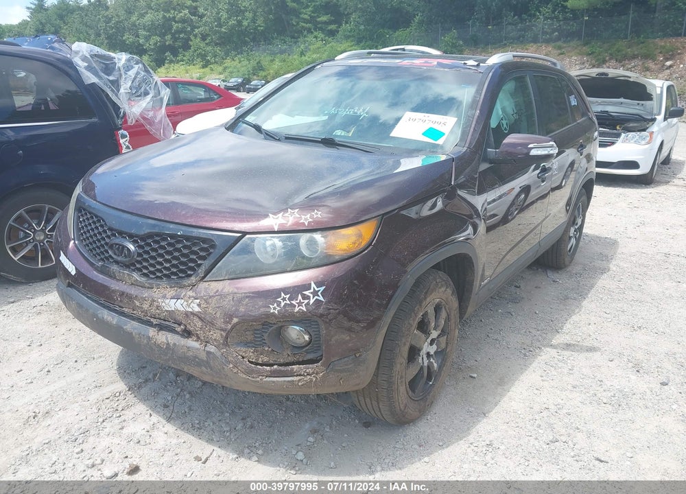 2011 KIA SORENTO LX VIN: 5XYKTCA19BG069890