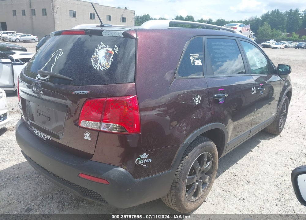 2011 KIA SORENTO LX VIN: 5XYKTCA19BG069890