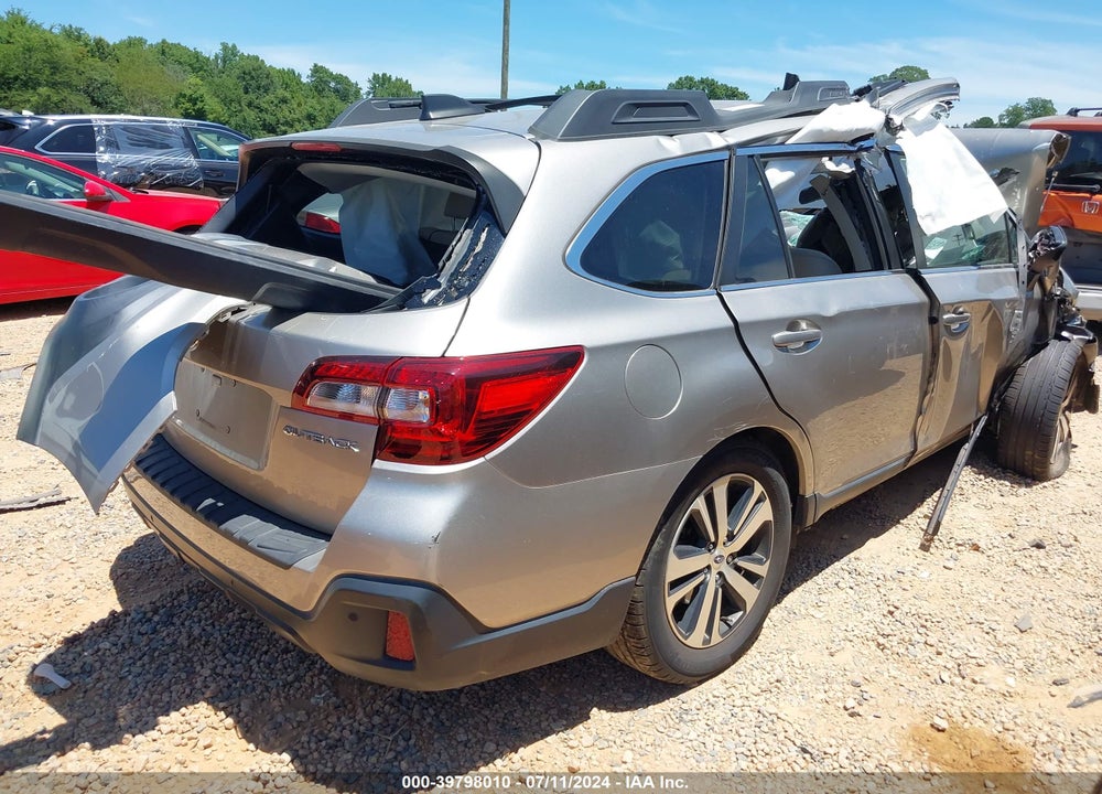 2018 SUBARU OUTBACK 2.5I LIMITED VIN: 4S4BSANC6J3243853