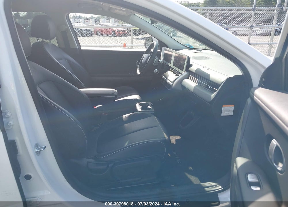 2022 HYUNDAI IONIQ 5 SEL VIN: KM8KNDAF1NU084233