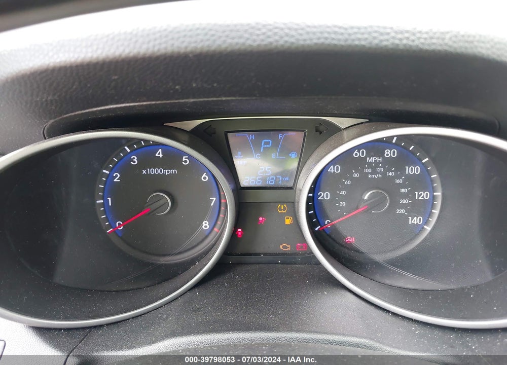 2014 HYUNDAI TUCSON SE VIN: KM8JU3AG4EU841045