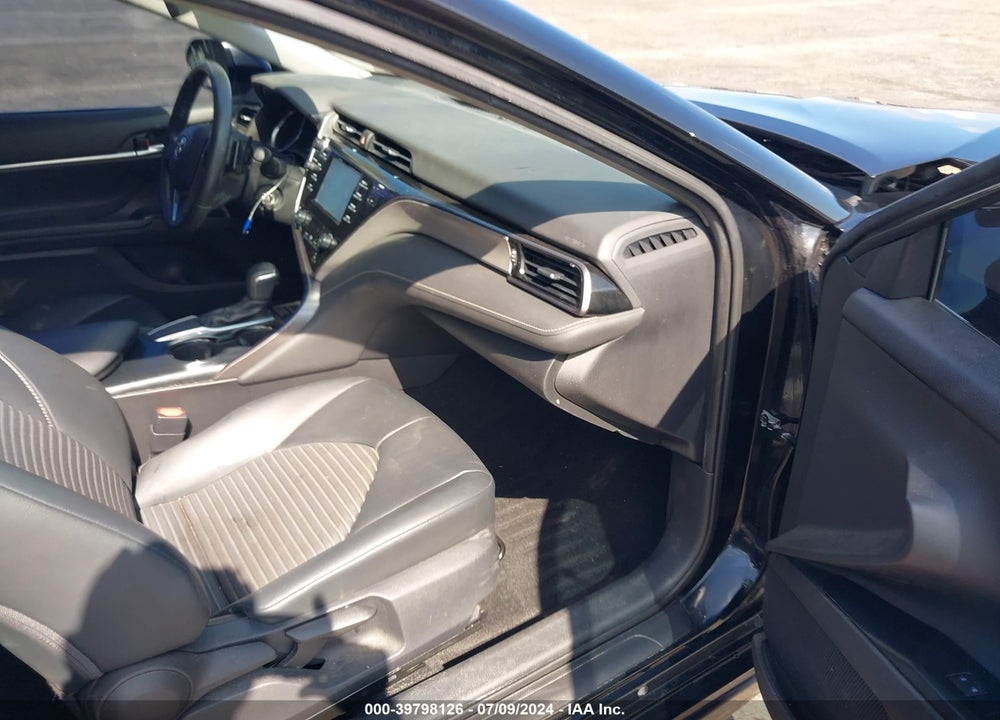 2019 TOYOTA CAMRY SE VIN: 4T1B11HK4KU680655