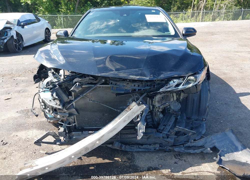2019 TOYOTA CAMRY SE VIN: 4T1B11HK4KU680655