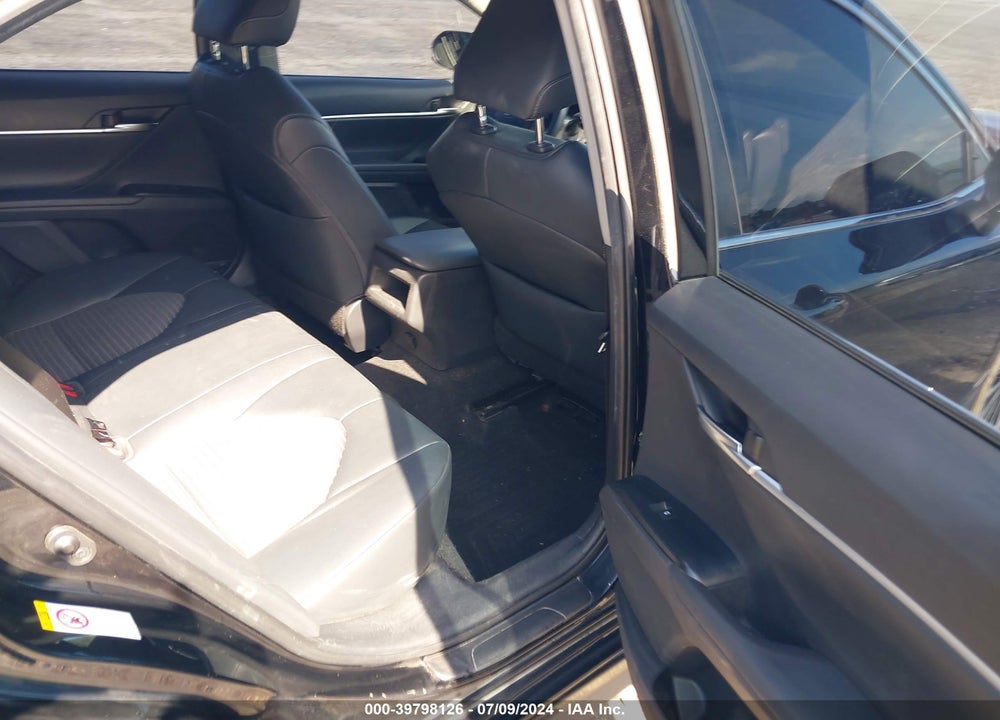 2019 TOYOTA CAMRY SE VIN: 4T1B11HK4KU680655