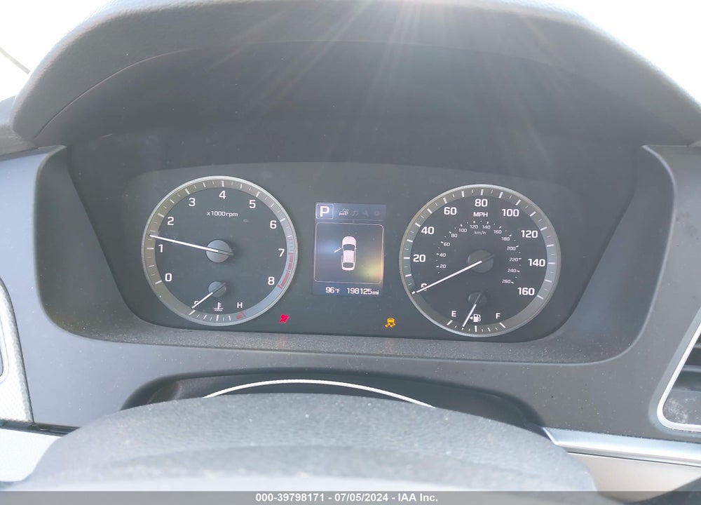 2015 HYUNDAI SONATA SE VIN: 5NPE24AF6FH157473