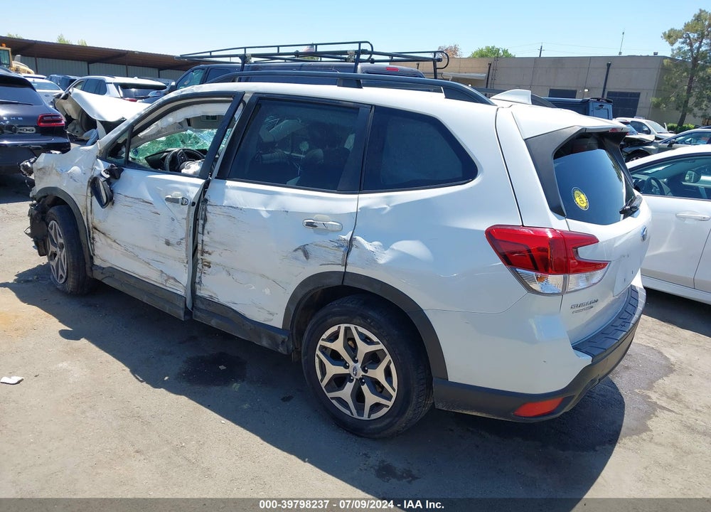 2020 SUBARU FORESTER PREMIUM VIN: JF2SKAGC6LH541361