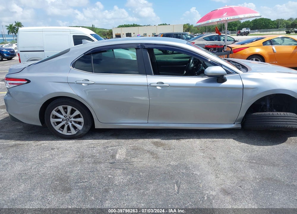 2019 TOYOTA CAMRY LE VIN: 4T1B11HK4KU752681