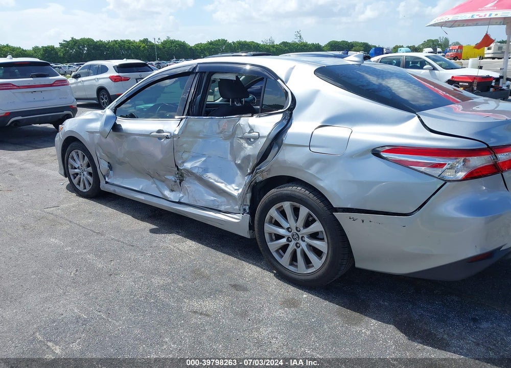 2019 TOYOTA CAMRY LE VIN: 4T1B11HK4KU752681