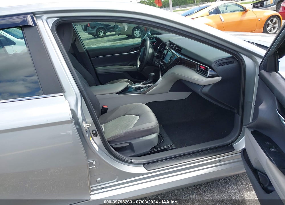 2019 TOYOTA CAMRY LE VIN: 4T1B11HK4KU752681