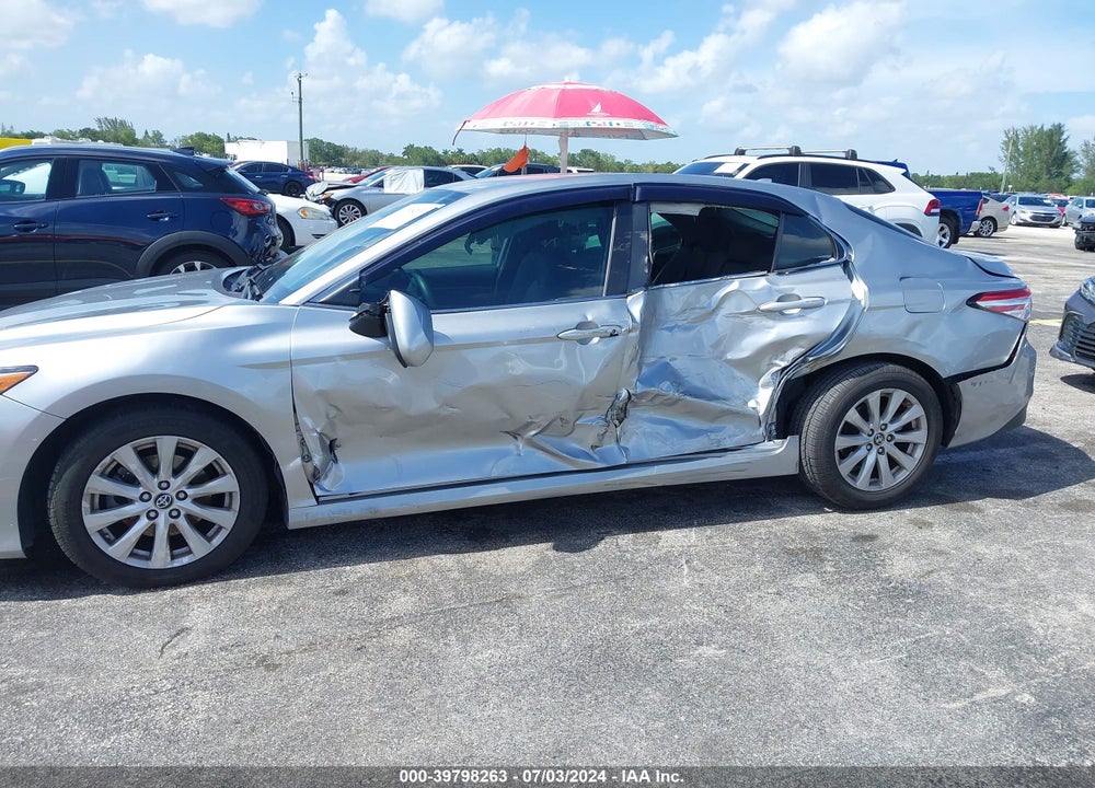 2019 TOYOTA CAMRY LE VIN: 4T1B11HK4KU752681