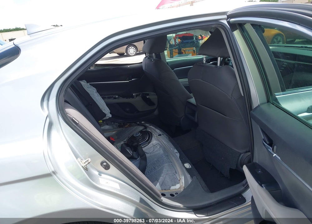 2019 TOYOTA CAMRY LE VIN: 4T1B11HK4KU752681
