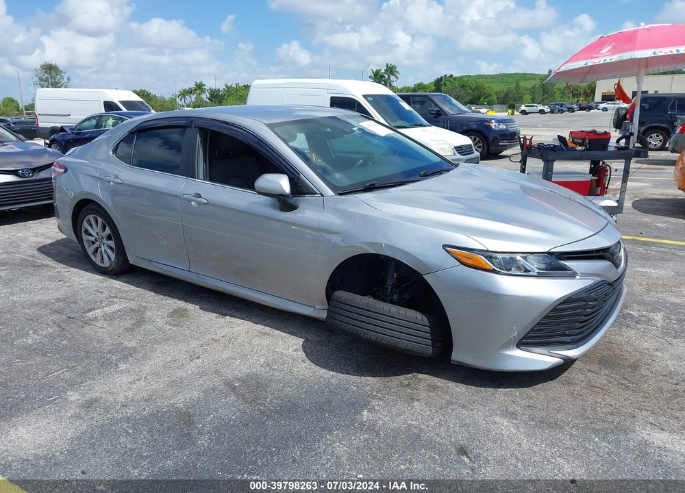 2019 TOYOTA CAMRY LE VIN: 4T1B11HK4KU752681