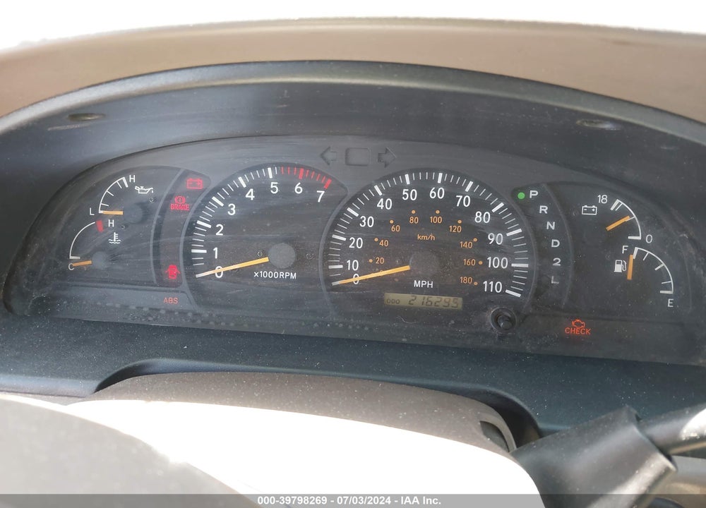2000 TOYOTA TUNDRA SR5 V8 VIN: 5TBRT3414YS070122