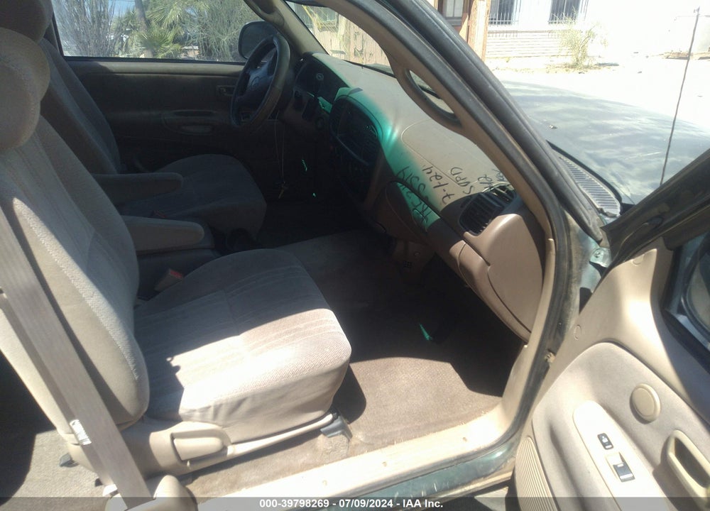 2000 TOYOTA TUNDRA SR5 V8 VIN: 5TBRT3414YS070122