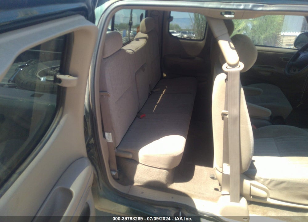 2000 TOYOTA TUNDRA SR5 V8 VIN: 5TBRT3414YS070122