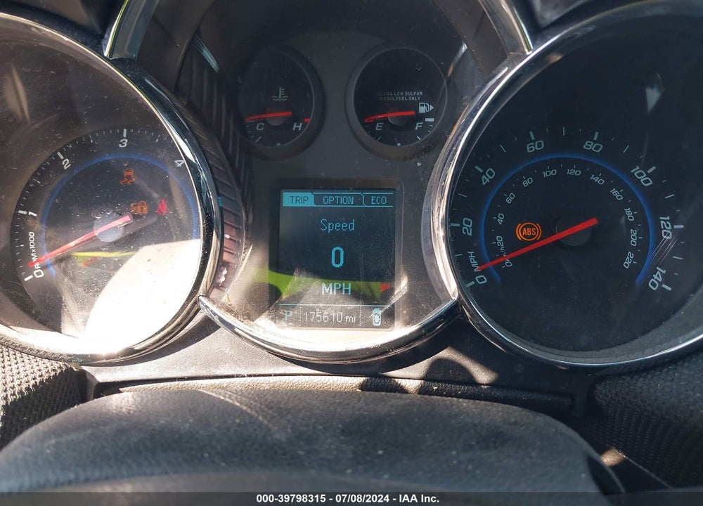 2014 CHEVROLET CRUZE DIESEL VIN: 1G1P75SZ7E7217538