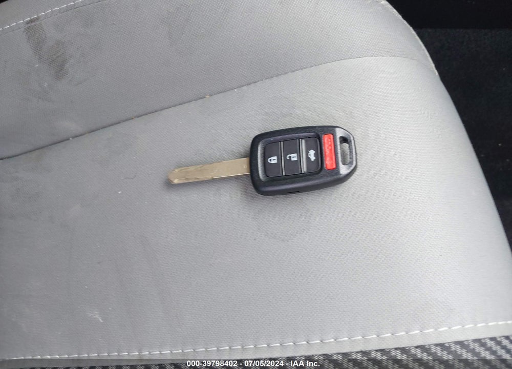 2018 HONDA CIVIC LX VIN: 2HGFC2F5XJH608784
