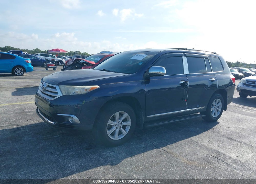 2013 TOYOTA HIGHLANDER BASE PLUS VIN: 5TDZA3EHXDS044465